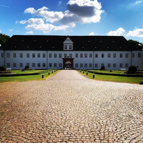 62189912_950345088637610_7310332841222840079_n